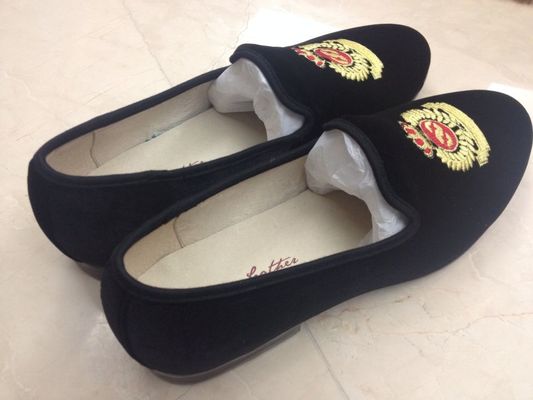 Farklı Fırsatlar Erkek Kahverengi Deri Loafer Ayakkabıları, Taçlı Brodör Kadife Terlik