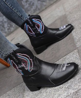 Western Cowgirl Kadın Deri Çizmeleri ve Moda ile En Son Moda Eğilimleri