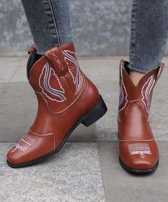 Western Cowgirl Kadın Deri Çizmeleri ve Moda ile En Son Moda Eğilimleri