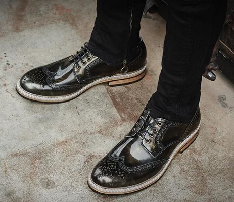 Moda İtalyan Tasarımcı Erkekler Resmi Giyim Ayakkabıları Gerçek Deri Düzlü Lüks Düğün Ayakkabıları