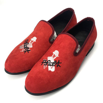 Kırmızı Erkek Kadife Loafers Kafatası Stili Özel Erkek Düz Rastgele Ayakkabılar Örnek Mümkün