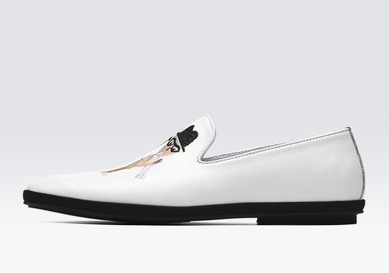 El boya düz yumuşak deri loafers, basılı erkek desenli loafers
