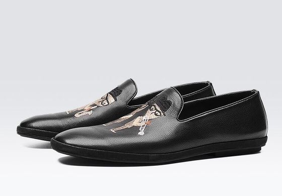 El boya düz yumuşak deri loafers, basılı erkek desenli loafers